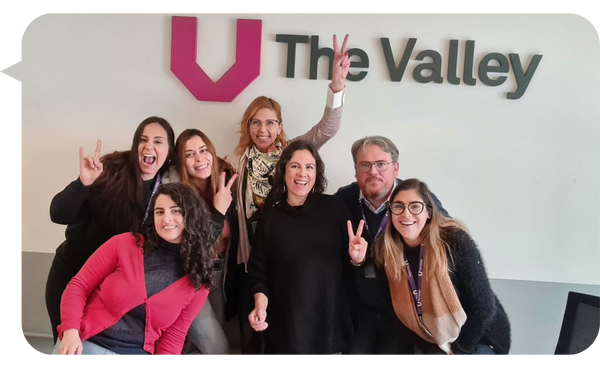 Tania Yovanović, foto principal de conferencista sobre Inteligencia Artificial