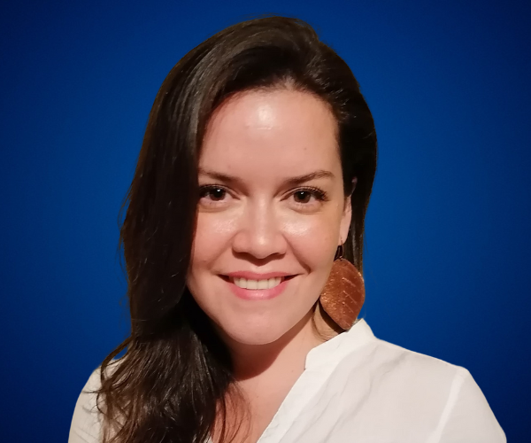 Simoné Oliva — Conferencista de Liderazgo