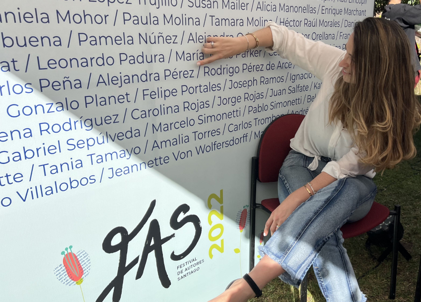 Alejandra Pérez en Festival de Autores 2022 durante una aparición pública.