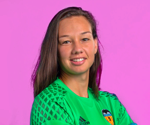 Christiane Endler en acción